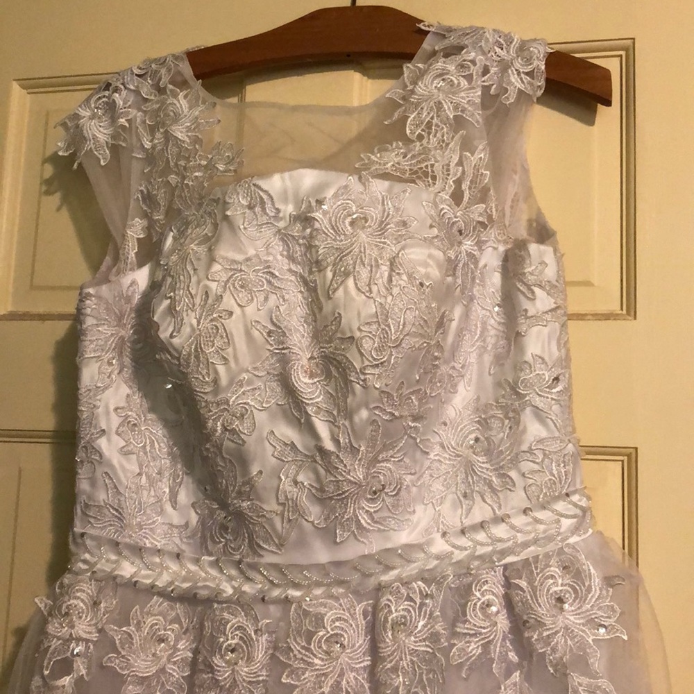White prom/wedding dress